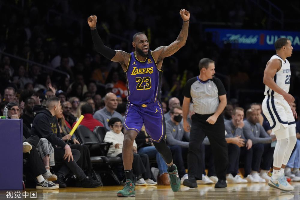 中场的控球 中场的控球